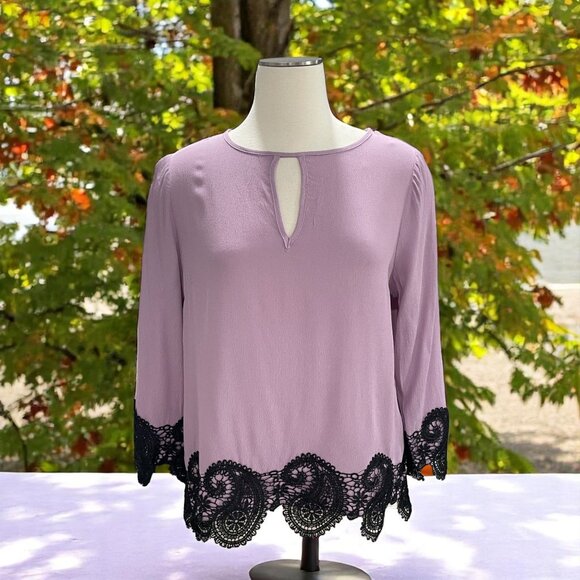 Haute Monde Lavender Blouse Medium Boho Lace Hem Long Sleeve Keyhole Top - Picture 1 of 9